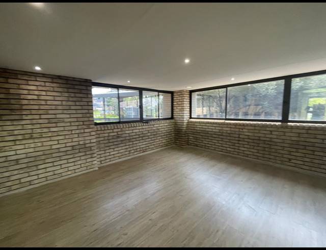 150M² OFFICE TO LET IN HURLINGHAM